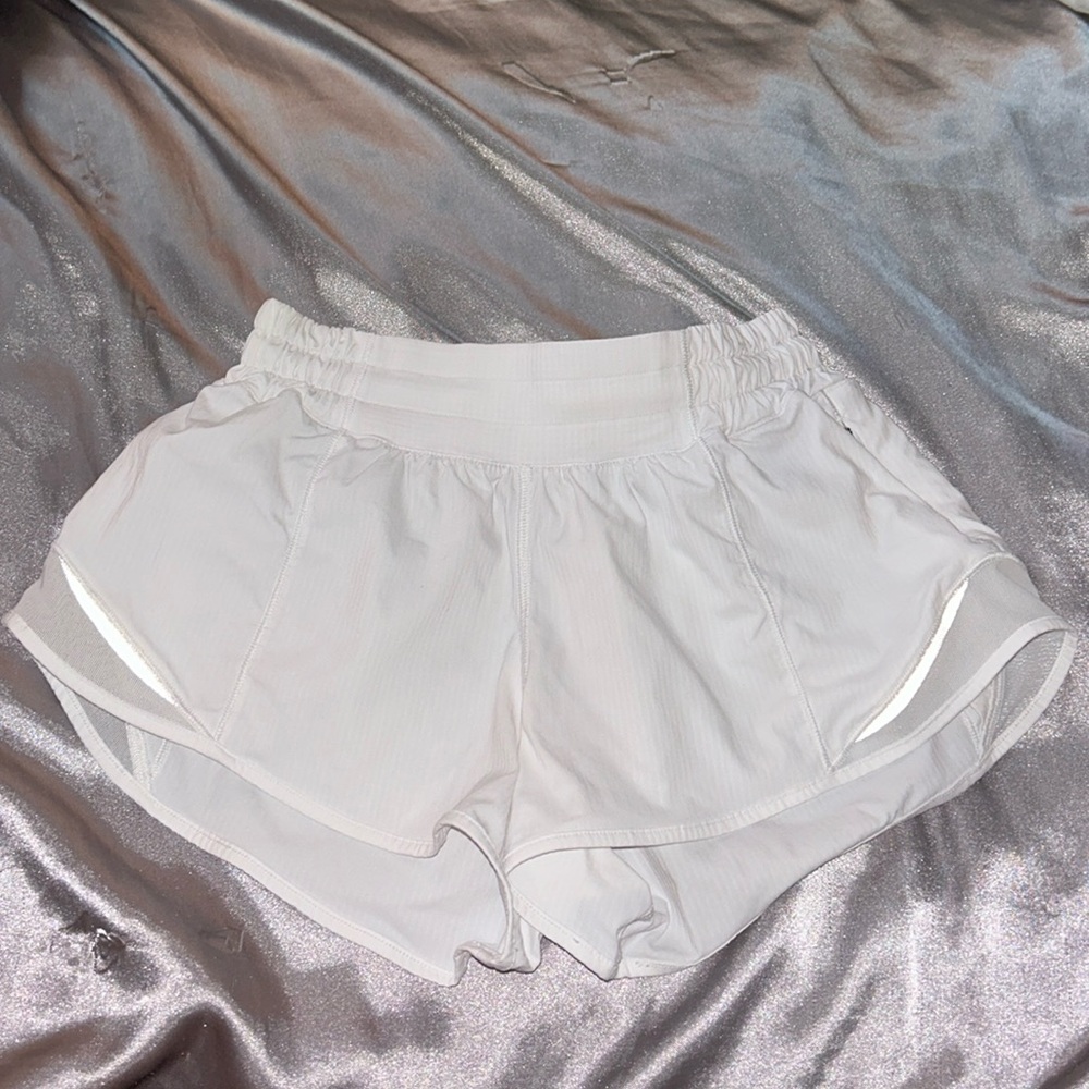 White Lululemon hotty hots